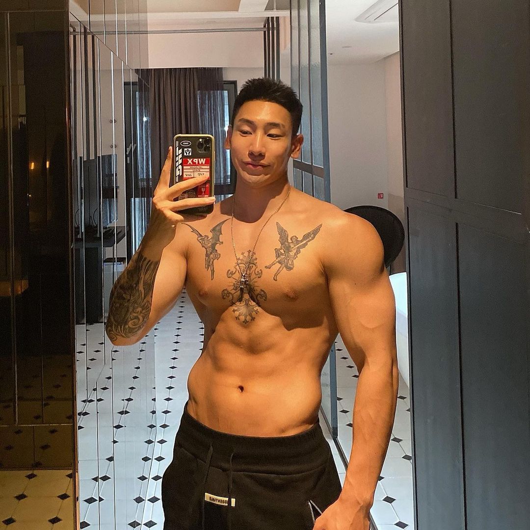 Fashion New Sports and Fitness Shorts for Men