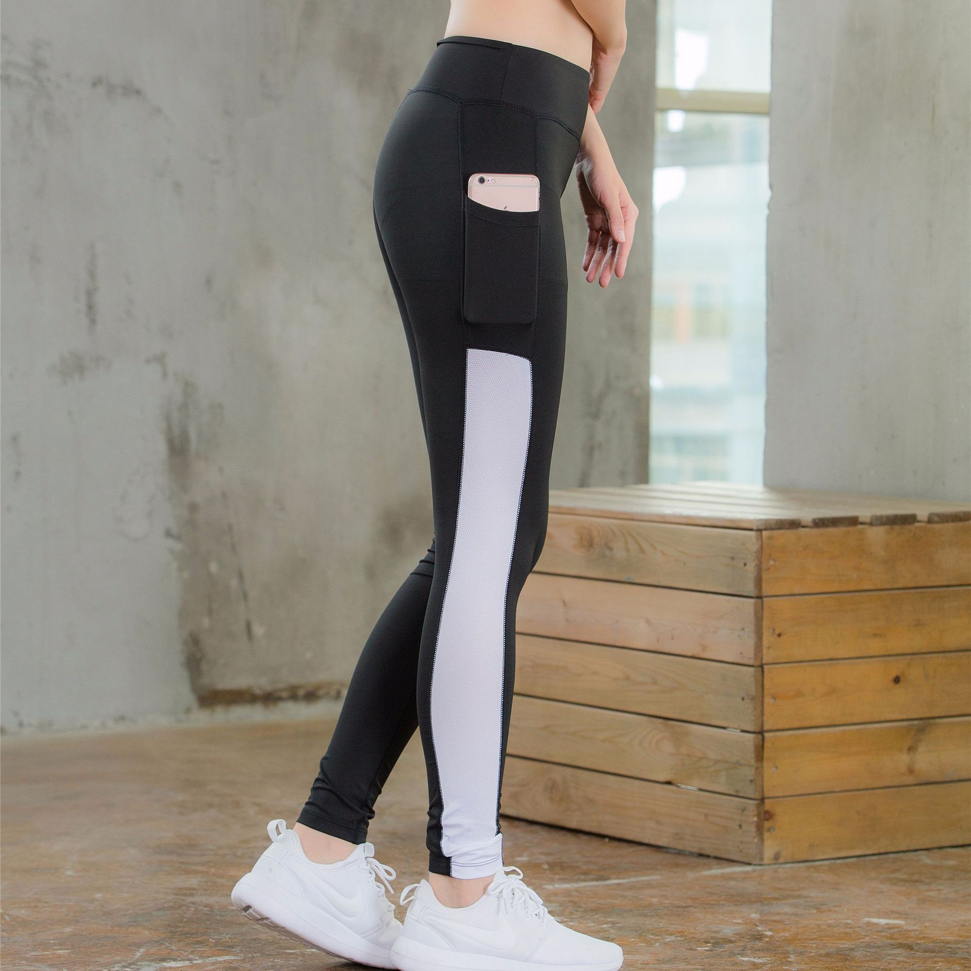 High-Waist Seamless Yoga Leggings with Pocket